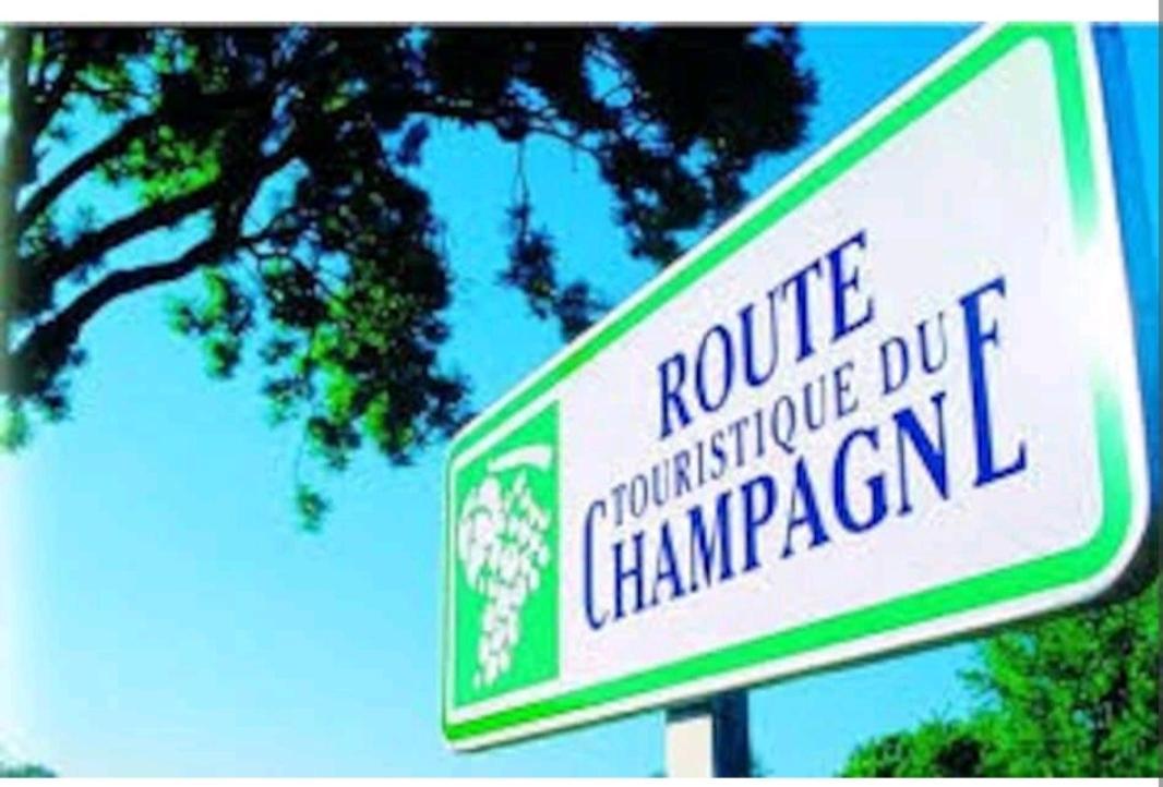 Les Chambres Touristique Julea Dienville Ngoại thất bức ảnh